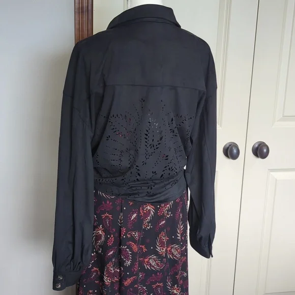 Shyanne Women's Faux Suede Laser Cutout Shacket size medium - Picture 4 of 6